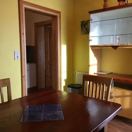 לינה וארוחת בוקר Gerstbreinhof 3*