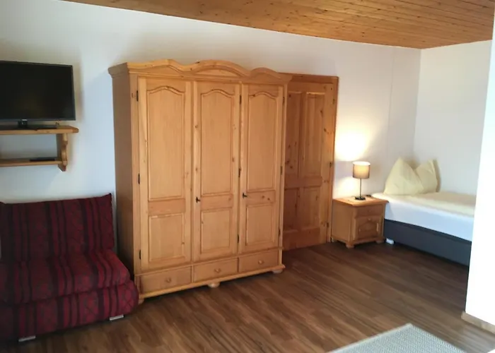 לינה וארוחת בוקר Gerstbreinhof 3*